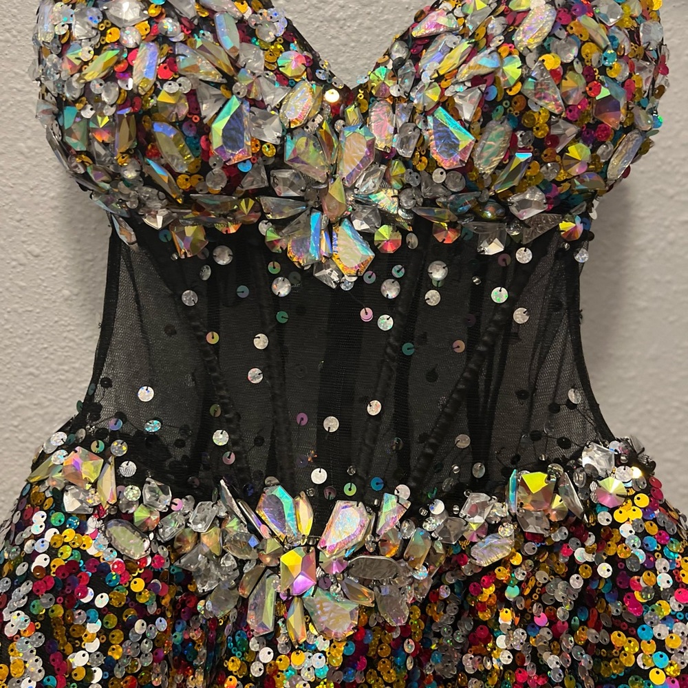 Size 8 Party time prom/event dress.